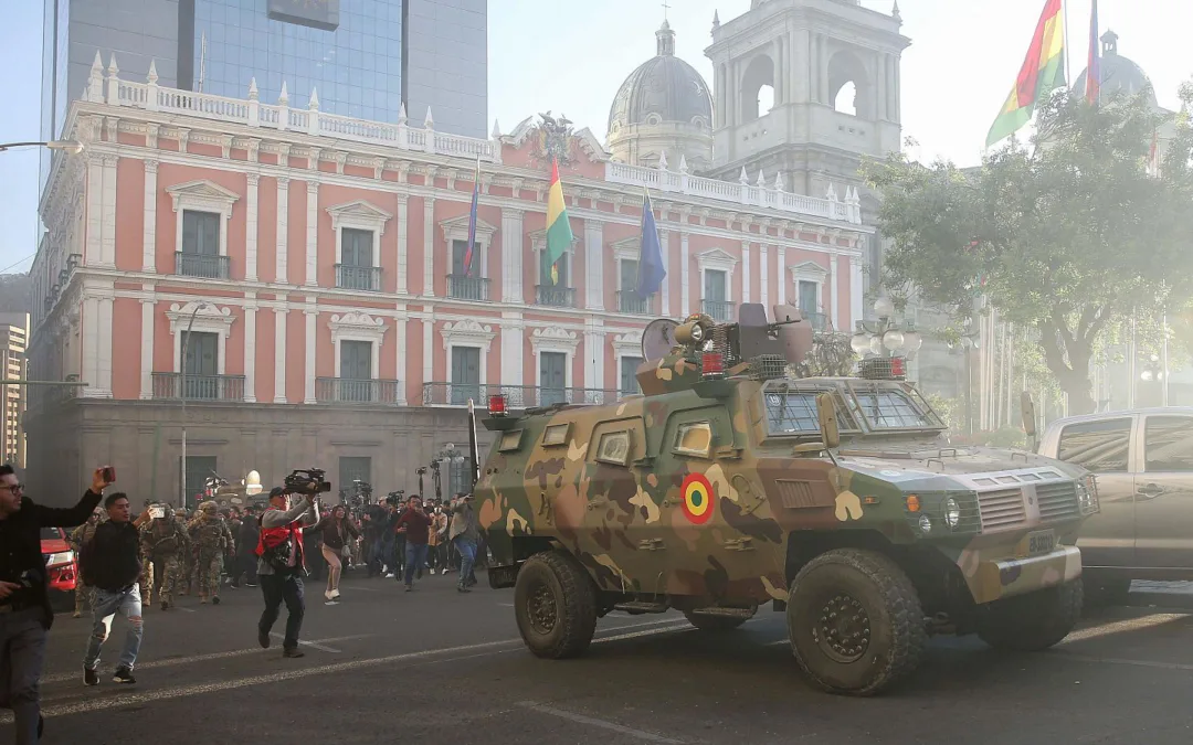 Tanquetas y descomposición política en Bolivia
