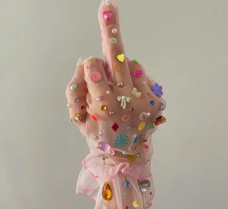 Más wokes que el wokismo. Minorizar la revolución, revolucionar la minoría